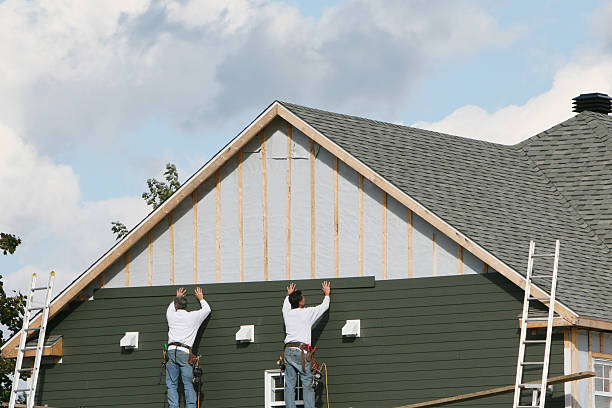 Professional Siding Replacement technician working in Franklin, IN